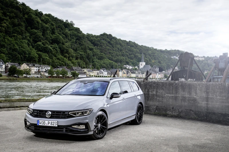 Volkswagen Passat Variant R-Line Edition - 2.