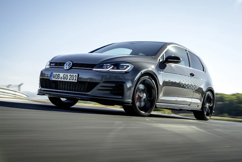 Golf z genami auta wyścigowego: Volkswagen rozpoczął sprzedaż Golfa GTI TCR - 90.