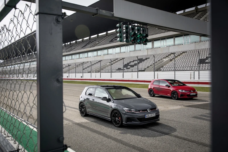 Golf z genami auta wyścigowego: Volkswagen rozpoczął sprzedaż Golfa GTI TCR - 80.