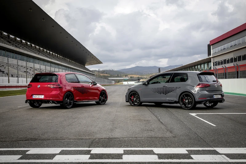 Golf z genami auta wyścigowego: Volkswagen rozpoczął sprzedaż Golfa GTI TCR - 38.