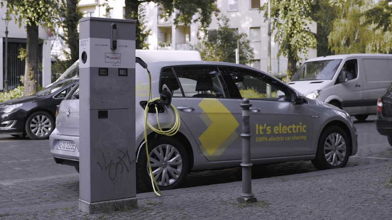 Volkswagen uruchamia w Berlinie usługę carsharingu samochodów elektrycznych - 9.