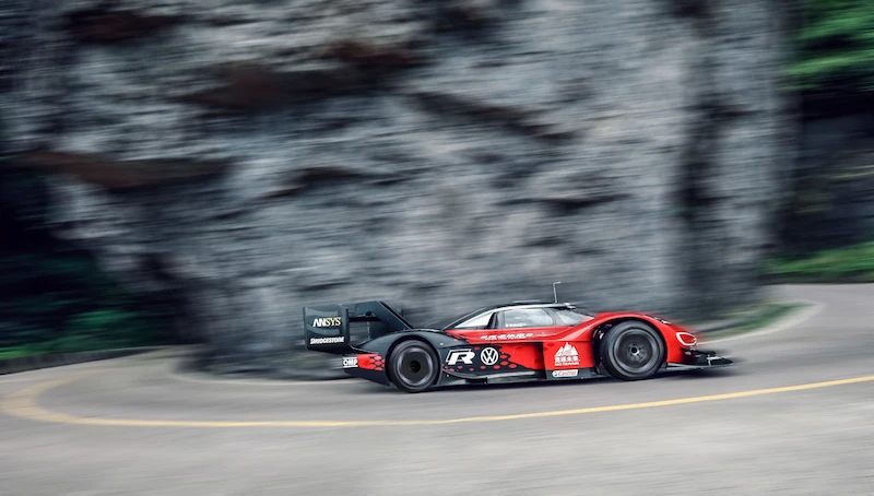 W 7 minut i 38,585 sekund do chińskiej „Bramy do Nieba”: Volkswagen ID.R ustanawia pierwszy rekord wjazdu na górę Tianmen - 3.