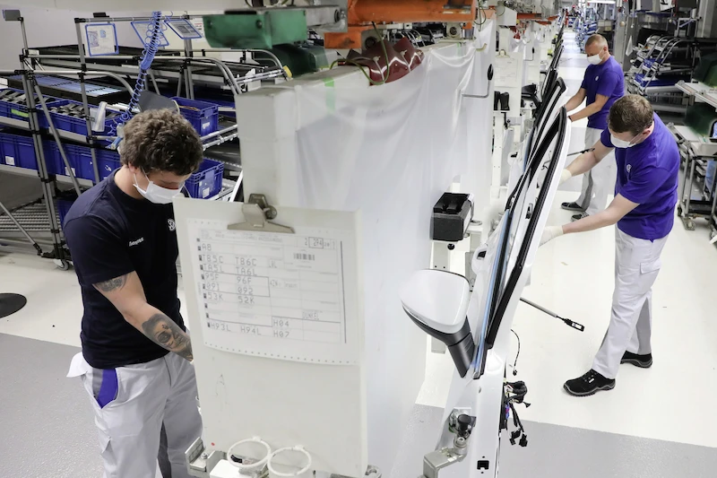 Volkswagen zacznie stopniowo wznawiać produkcję - 2.
