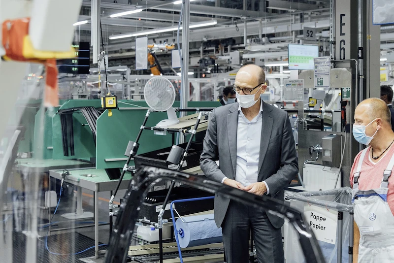 Po trójce przychodzi czwórka: początek seryjnej produkcji Volkswagena ID.4 w fabryce w Zwickau - 2.