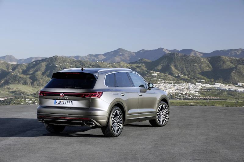 Flagowy SUV Volkswagena z nowym pozycjonowaniem cenowym. Jakość i technologia segmentu premium teraz w wyjątkowej ofercie. - 2.