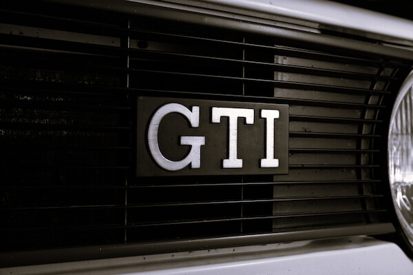 Volkswagen przywraca legendę. Premiera polskiego projektu Golfa GTI pierwszej generacji w VW Home