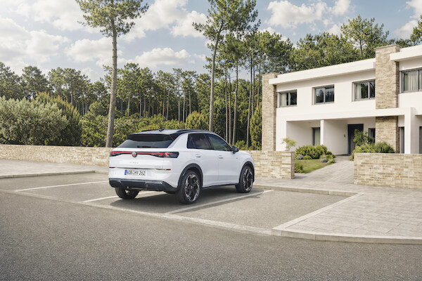 Nowy napęd hybrydowy: rusza przedsprzedaż Golfa i T-Roca z układem typu full hybrid