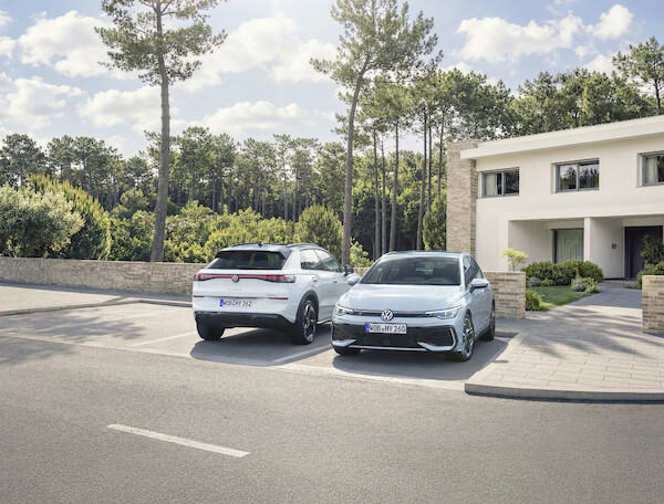 Nowy napęd hybrydowy: rusza przedsprzedaż Golfa i T-Roca z układem typu full hybrid