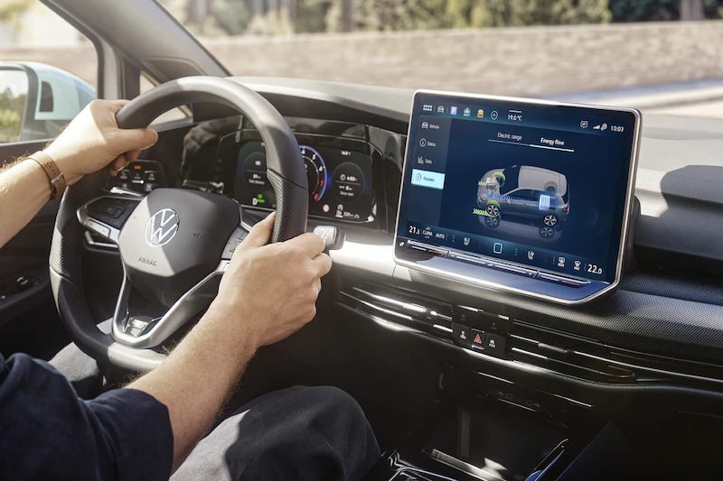 Nowy napęd hybrydowy: rusza przedsprzedaż Golfa i T-Roca z układem typu full hybrid - 3.