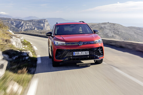Więcej mocy, nowe ceny, powrót 4MOTION. Volkswagen wzmacnia gamę napędów Tiguana, Tayrona i T-Roca