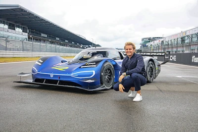 Nico Rosberg testuje Volkswagena ID.R – wyczynowy elektryczny samochód sportowy - galeria
