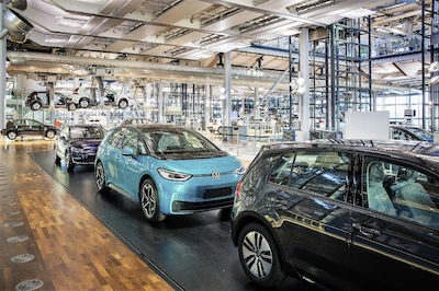 Koniec ery e-Golfa: Volkswagen przystosowuje Szklaną Manufakturę w Dreźnie do... - galeria
