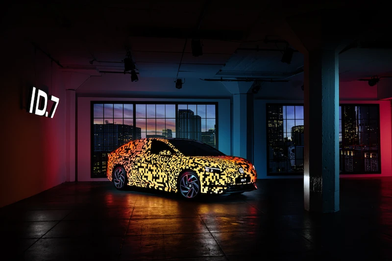Przed światową premierą nowej, elektrycznej limuzyny Volkswagena: nowy ID.7 jeszcze w kamuflażu - 8.