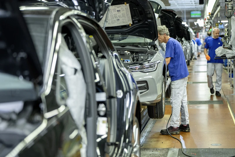 50 lat produkcji Golfa: fabryka Volkswagena w Wolfsburgu świętuje urodziny swojego bestsellera - 2.