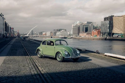 75 lat temu pierwszy egzemplarz Garbusa zjechał z taśmy z fabryki Volkswagena... - galeria