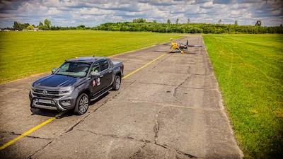 Volkswagen Samochody Dostawcze partnerem podniebnego talk-show „Red Bull Prze-lotne...