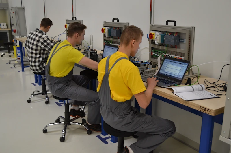 Volkswagen Poznań rozpoczyna rekrutację do klas patronackich - 3.
