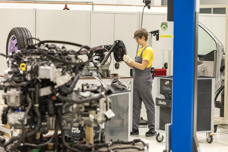 Strefa Zawodowców w Volkswagen Poznań - 4.