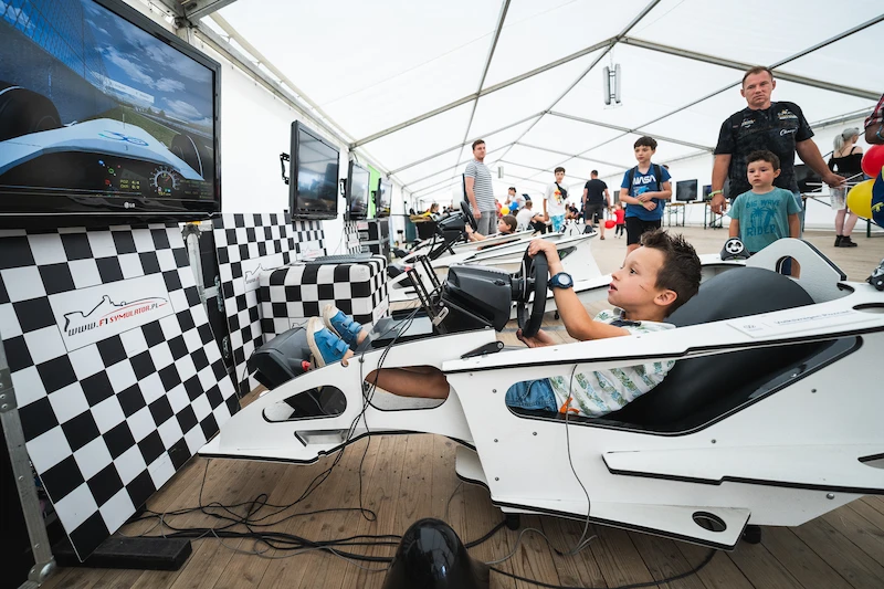 Volkswagen Poznań w gronie wielkiej rodziny pracowników świętował 30-lecie spółki - 3.