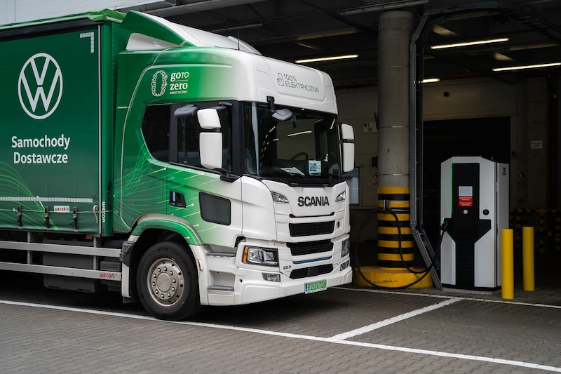 Volkswagen Poznań poszerzy flotę w pełni elektrycznych ciężarówek obsługujących dostawy do fabryk - 5.