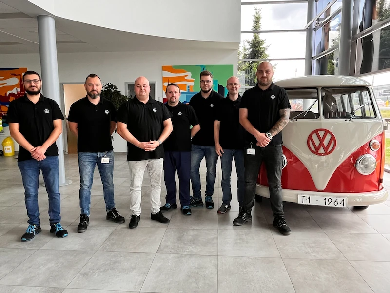 Szukasz pomysłu na wakacje? Możesz zwiedzić zakłady Volkswagen Poznań albo zamówić „Fabrykę na wynos” - 9.