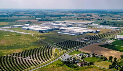 Fabrykę Volkswagena we Wrześni zasila dziś wyłącznie energia słoneczna - galeria