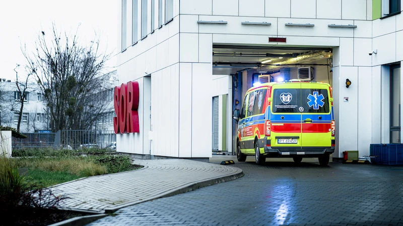 Szpital w Poznaniu z nową karetką od Volkswagen Poznań - 4.