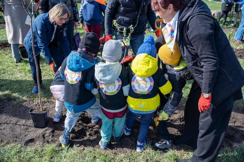 „Niebieskie granty” łączą pokolenia i zmieniają otoczenie. - 4.