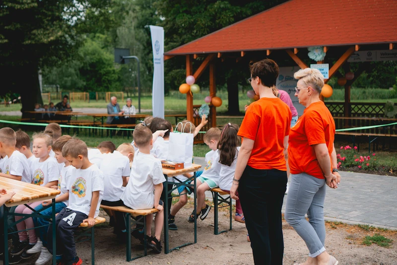 „Niebieskie granty” łączą pokolenia i zmieniają otoczenie. - 5.