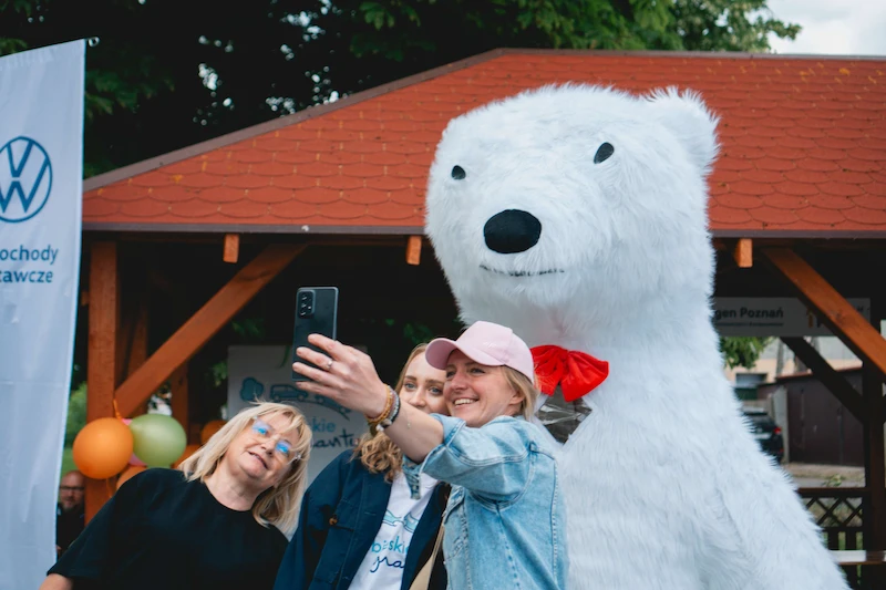 „Niebieskie granty” łączą pokolenia i zmieniają otoczenie. - 10.