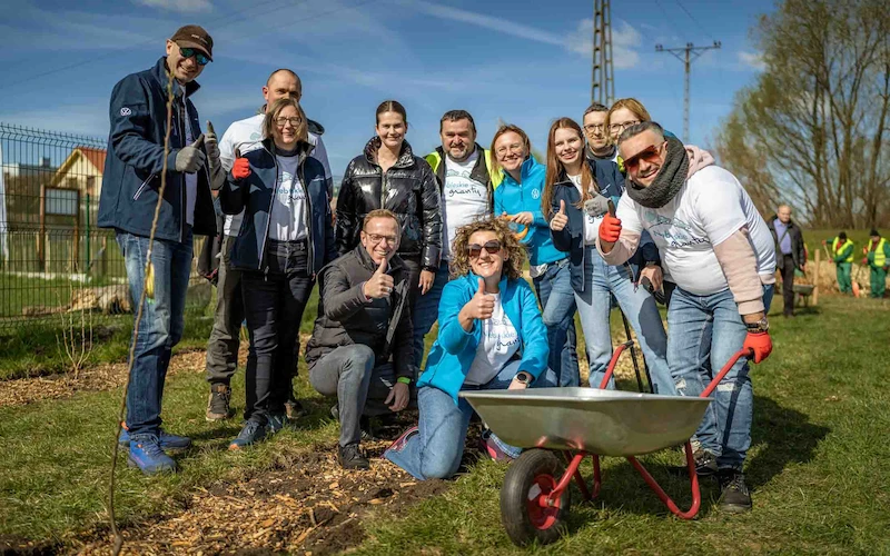 „Niebieskie granty” łączą pokolenia i zmieniają otoczenie - 13.