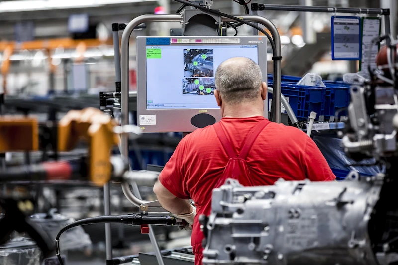 Volkswagen inwestuje w rozbudowę fabryki we Wrześni - 13.