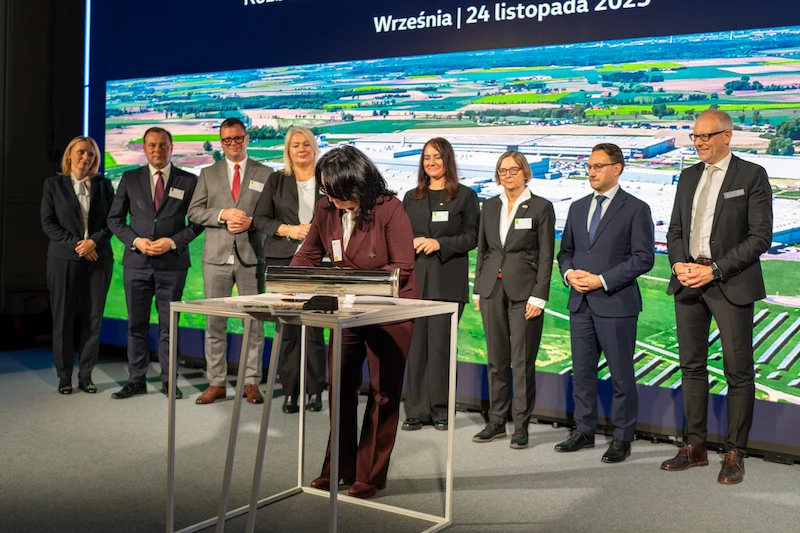 Fabryka Volkswagen Poznań we Wrześni: Wmurowano kamień węgielny pod nowe hale do produkcji elektrycznego Craftera - 13.