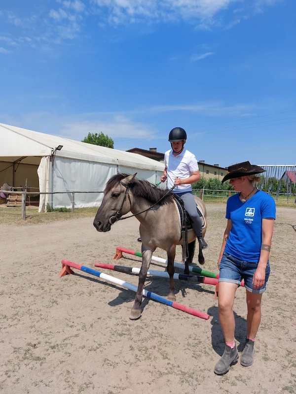 Dogoterapia, rehabilitacja w wodzie i integracja sensoryczna. Finał 16. edycji programu „1+1=3” w Volkswagen Poznań<br>Foto: Stowarzyszenie Przyjaciół Dzieci Specjalnej Troski im. Grajka - 7.