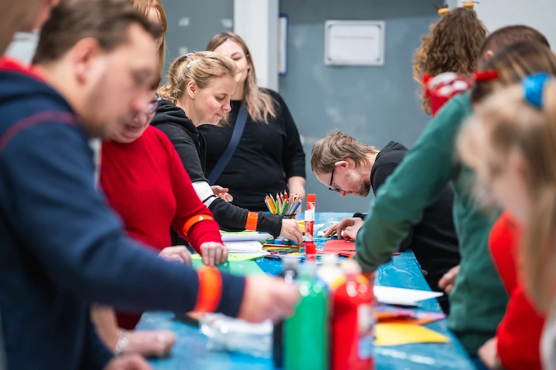 Dogoterapia, rehabilitacja w wodzie i integracja sensoryczna. Finał 16. edycji programu „1+1=3” w Volkswagen Poznań - 3.