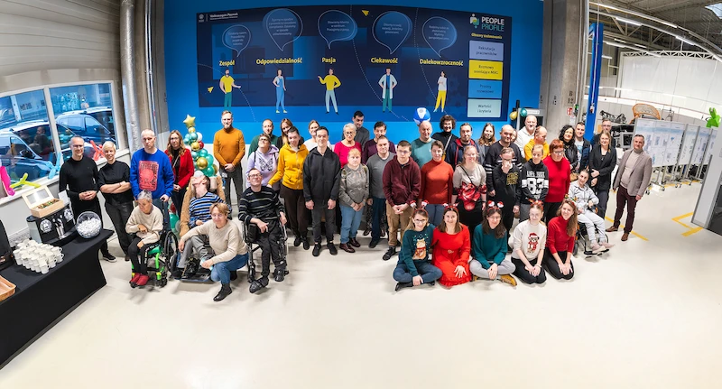 Dogoterapia, rehabilitacja w wodzie i integracja sensoryczna. Finał 16. edycji programu „1+1=3” w Volkswagen Poznań - 2.
