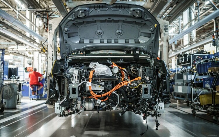 Czteromilionowy samochód z zakładu Volkswagena w Poznaniu