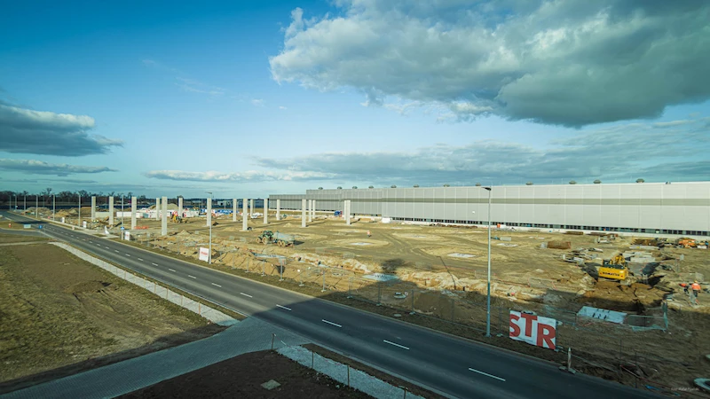 Rozbudowa zakładu Volkswagen Poznań we Wrześni nabiera tempa - rusza montaż konstrukcji nowych hal - 8.