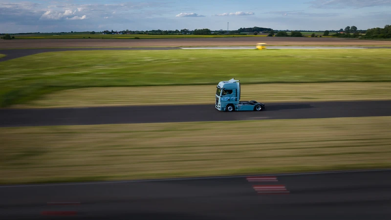 Elektryczne ciężarówki i paliwa alternatywne. Volkswagen Poznań rozwija zielony transport  - 16.