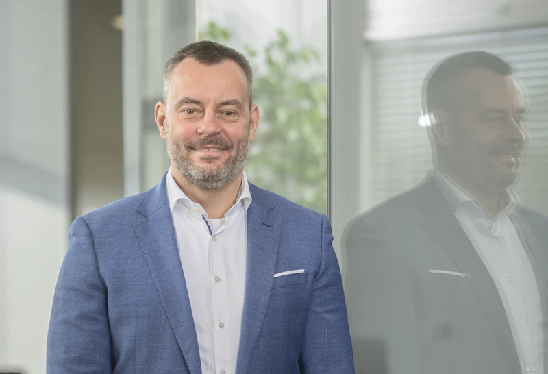 Zmiany na kluczowych stanowiskach w zakładach w Osnabrück, Hanowerze i Poznaniu. Nowym prezesem Zarządu Volkswagen Poznań zostanie Richard Slovak. - 2.