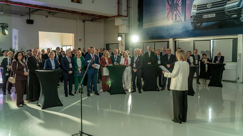 Wiecha na budowie nowych hal Volkswagen Poznań. We Wrześni powstaje zaplecze dla elektrycznego Craftera - 2.