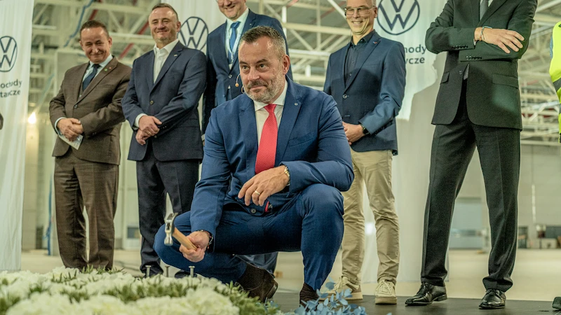 Wiecha na budowie nowych hal Volkswagen Poznań. We Wrześni powstaje zaplecze dla elektrycznego Craftera - 5.