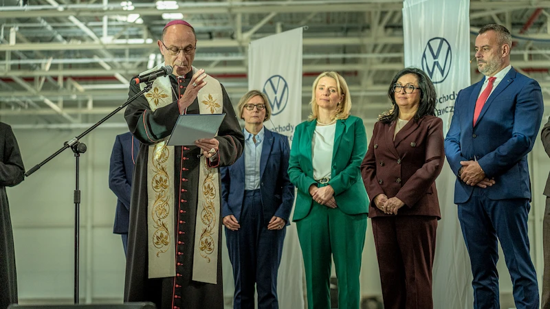 Wiecha na budowie nowych hal Volkswagen Poznań. We Wrześni powstaje zaplecze dla elektrycznego Craftera - 6.