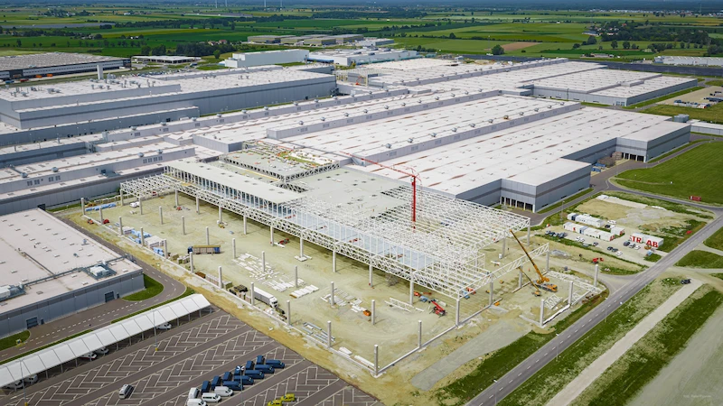 Wiecha na budowie nowych hal Volkswagen Poznań. We Wrześni powstaje zaplecze dla elektrycznego Craftera - 16.