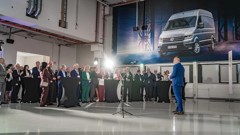 Wiecha na budowie nowych hal Volkswagen Poznań. We Wrześni powstaje zaplecze dla elektrycznego Craftera - 37.