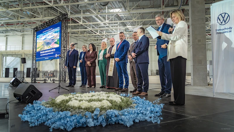 Wiecha na budowie nowych hal Volkswagen Poznań. We Wrześni powstaje zaplecze dla elektrycznego Craftera - 42.