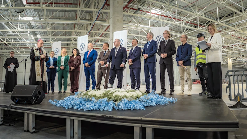 Wiecha na budowie nowych hal Volkswagen Poznań. We Wrześni powstaje zaplecze dla elektrycznego Craftera - 44.