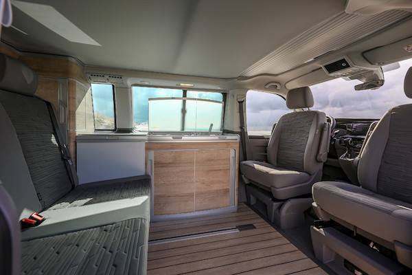 Volkswagen California 6.1 z trzema nagrodami na targach turystycznych CMT 2020 w Stuttgarcie