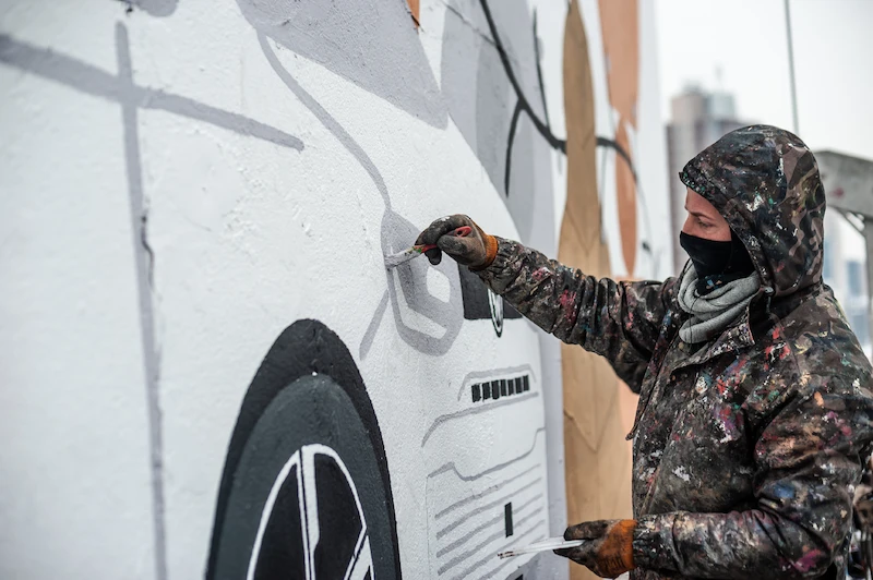 Volkswagen Caddy 5 - niecodzienny mural w centrum Warszawy - 5.
