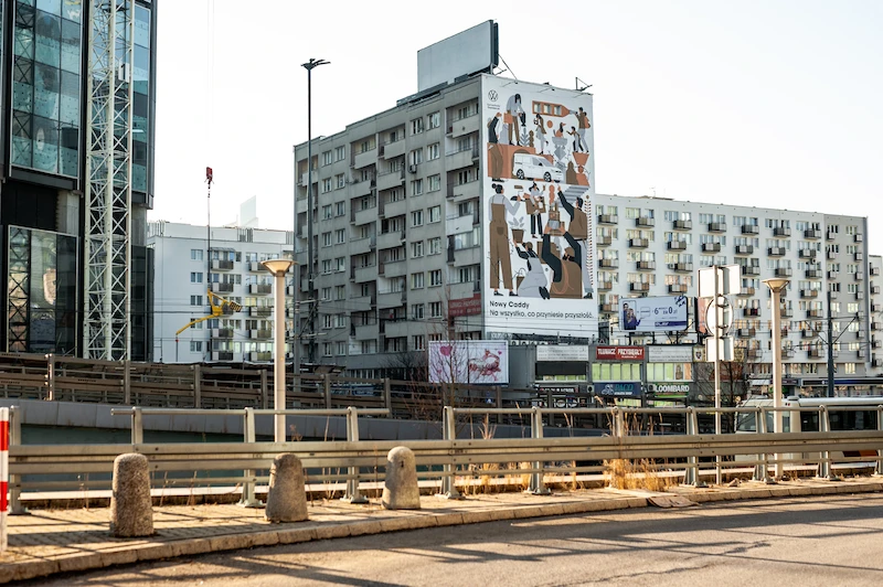 Volkswagen Caddy 5 - niecodzienny mural w centrum Warszawy - 12.